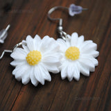 Simple White Daisies earrings