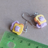 Small Bread Cat earrings